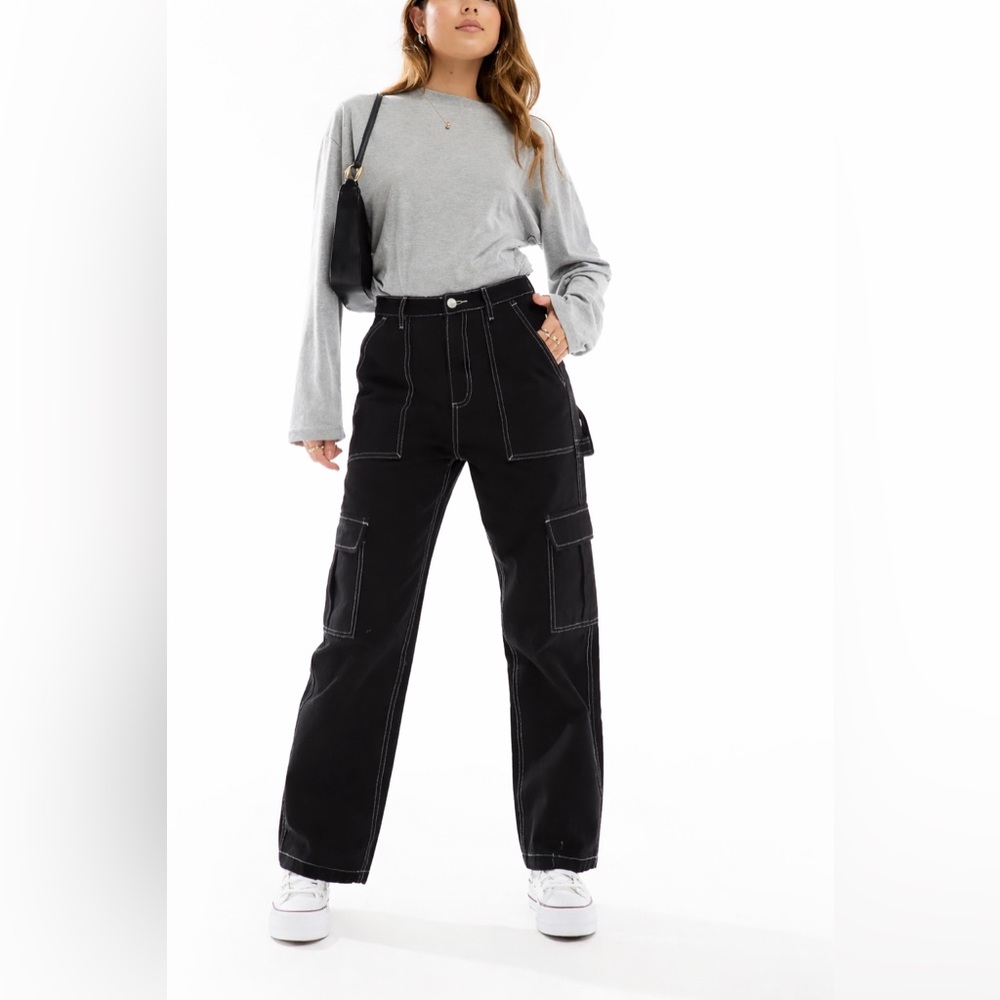 H&M Divided Black Cargo Pants White Contrast Stitching Straight Leg Size 4
